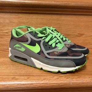 Women’s Nike air max sneakers size 7
